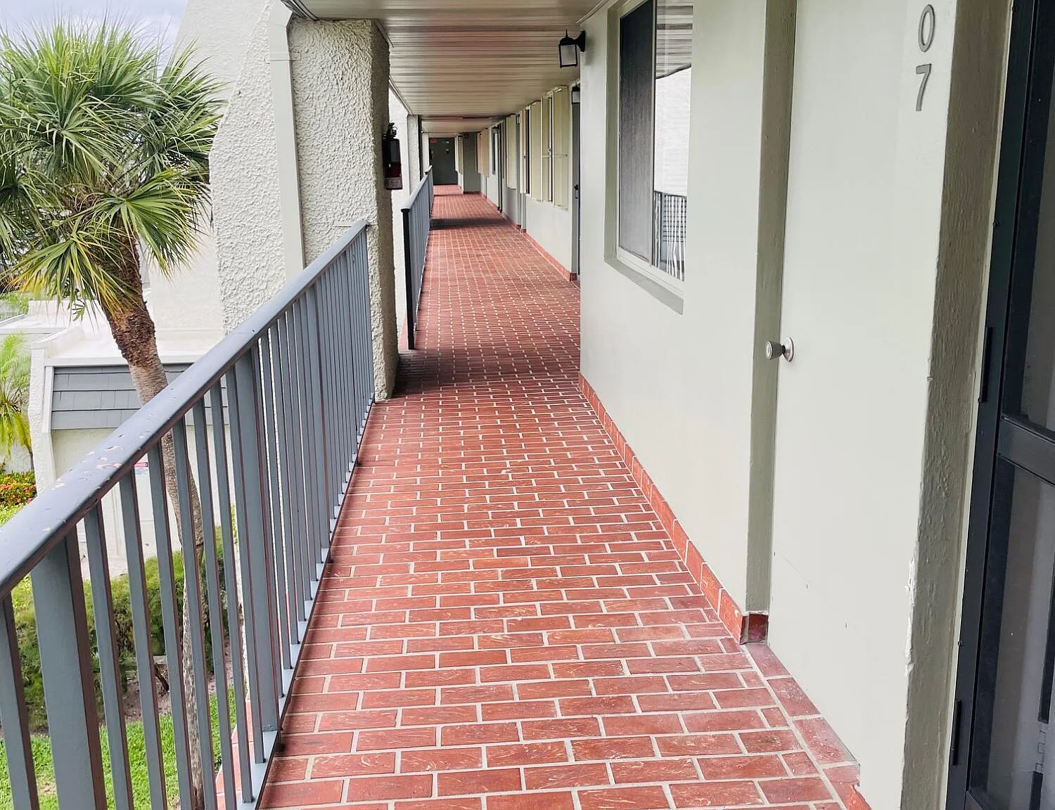 3 bed, 2.0 bath, 1253 sqft, $1,999 — Photo 3