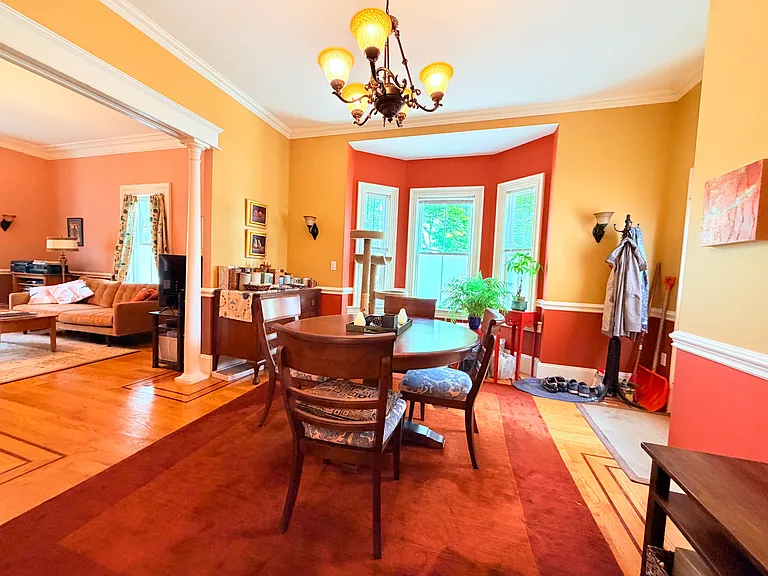 81 Walnut St #1 — Photo 4