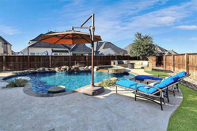 1st image of 1429 Teasley Ln