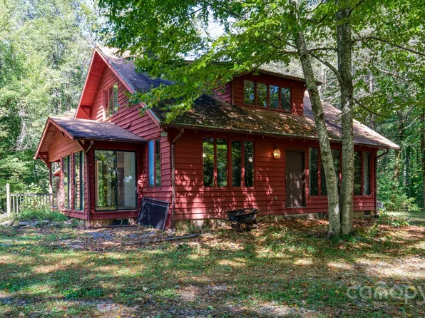 27 Beddingfield Dr, Zirconia, NC 28790