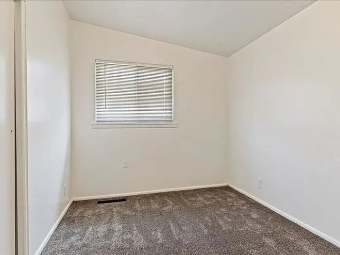 1376 E Greenfield Ave — Photo 11