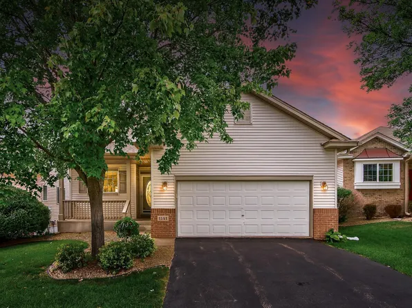 1141 Sterling Cir N, Maplewood, MN 55119