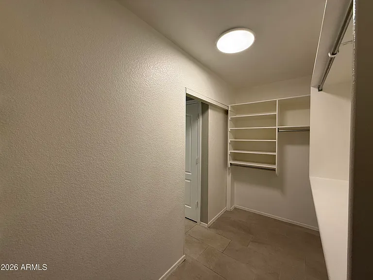 1644 E Oakland St — Photo 30