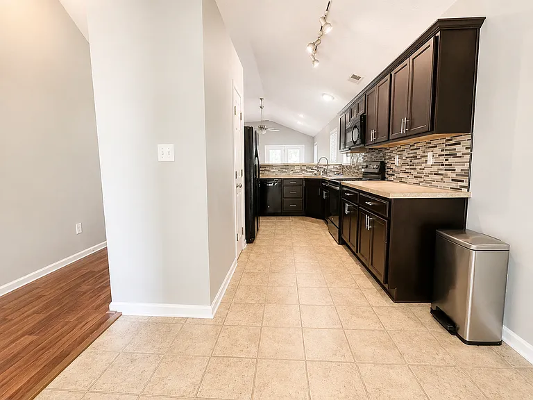 10417 Leven Blvd — Photo 4