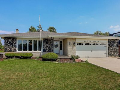 7649 Appletree Ln, Willowbrook, IL, 60527