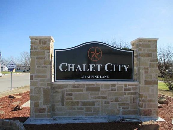 4th image of 305 Chalet Dr #86
