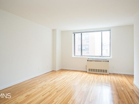 4th image of 344 E 63rd St #15DD
