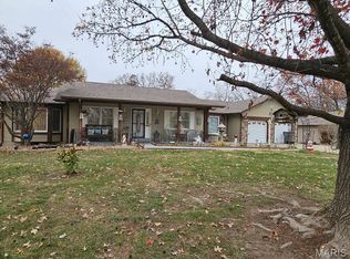 213 Lincoln Ln, Winfield, MO 63389