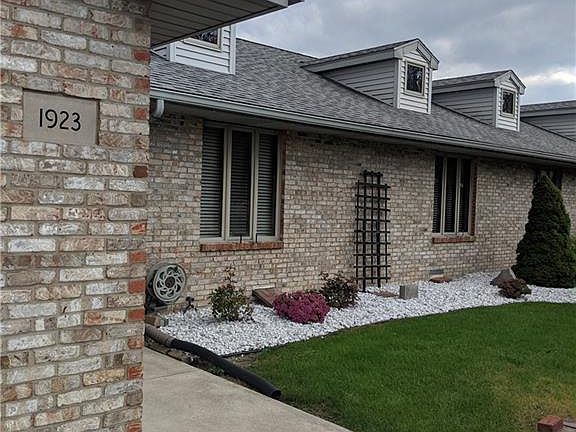2nd image of 1923 Cobblestone Dr #4