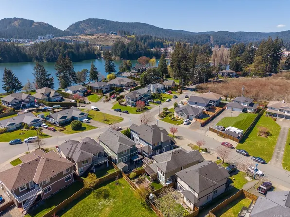 2798 Lakeshore Pl, Langford, BC V9B 5T5
