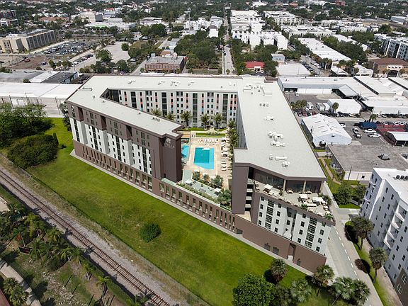 3rd image of 311 N Newport Ave #15635452