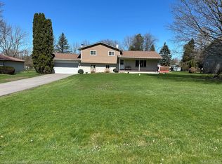 1124 Beth Dr, Lapeer, MI