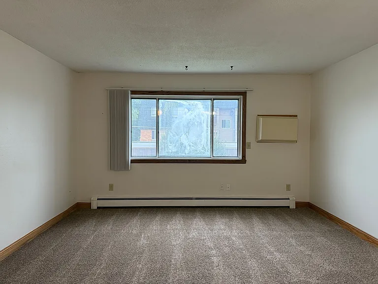 Crestwood Apartments — Photo 6