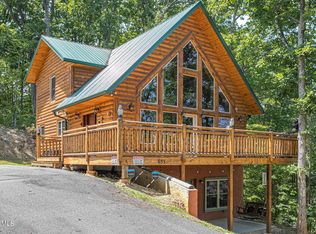 655 Monte Wood Cir, Pigeon Forge, TN 37863