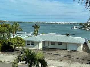 320 Harbor Dr, Indian Rocks Beach, FL 33785