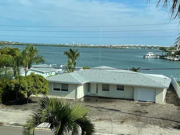 320 Harbor Dr, Indian Rocks Beach, FL 33785