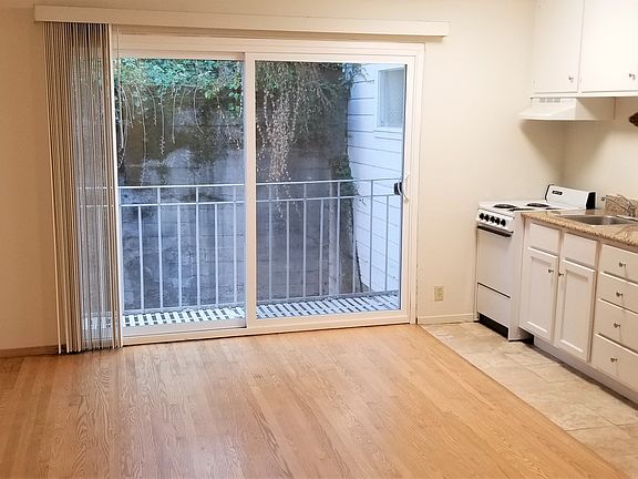 2nd image of 1821 Pacific Ave APT 15