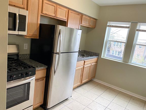 5th image of 7922 S Marshfield Ave #6