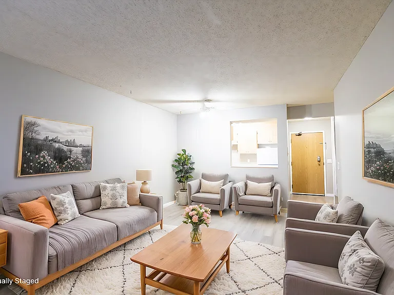 360 Falshire Dr NE — Photo 4