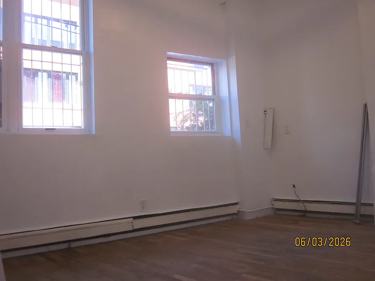 88 S 6th St #1B — Photo 4