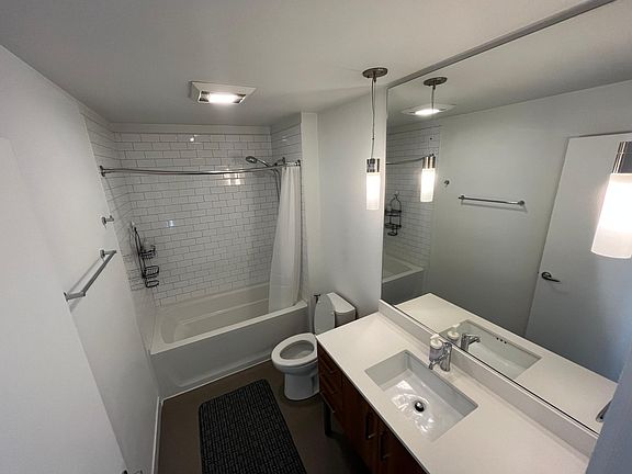 5th image of 4722 California Ave SW #414