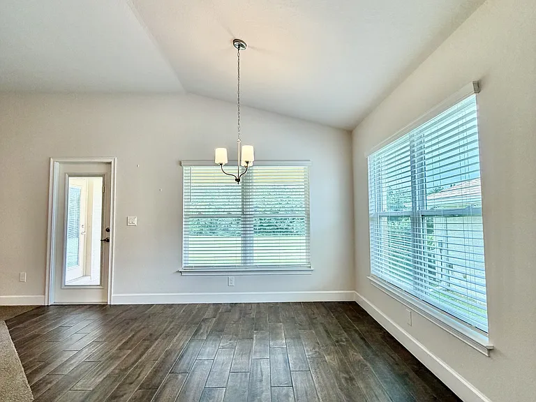 633 W Rexford Dr — Photo 35
