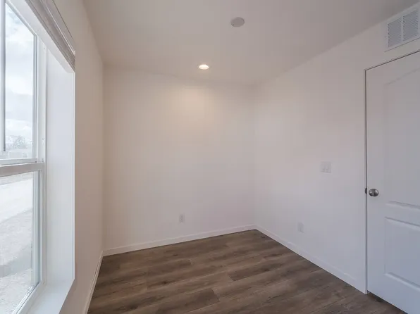 220 W 100 N, Levan, UT