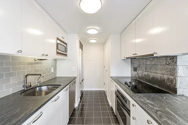 Sold by Nest Seekers International | media 12