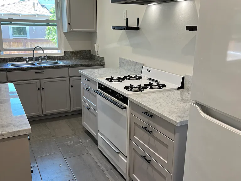 4637 Muir Ave — Photo 3