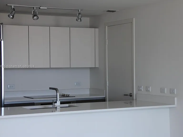 1100 S Miami Ave #2409 — Photo 5