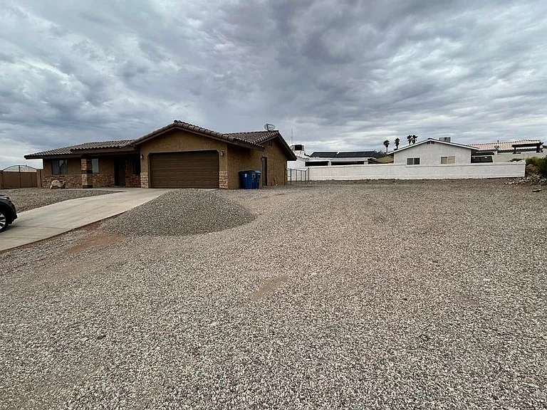 3851 McCulloch Ln — Photo 2