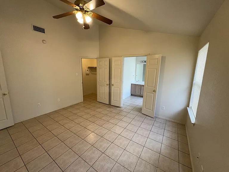 1604 Grey Fox Trl — Photo 18