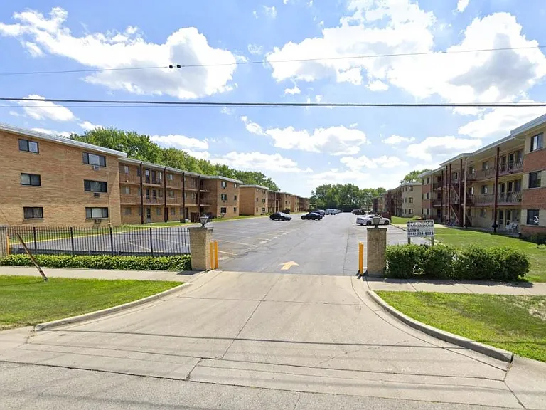 Park Lane Apartments — Photo 12