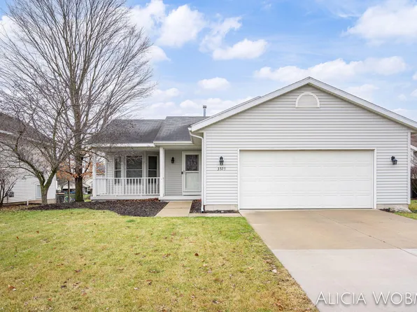 3525 Breezewood Dr SE, Kentwood, MI 49512