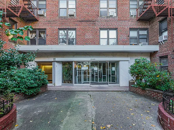 1840 East 13th Street image 2 of 24