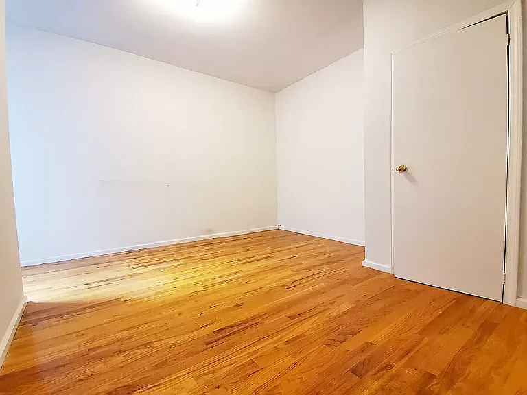 788 Park Pl #16 — Photo 2