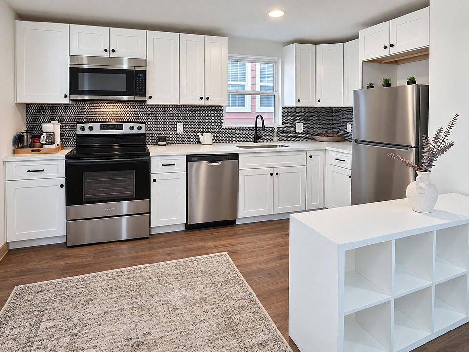 1st image of 1224 Welch St #3