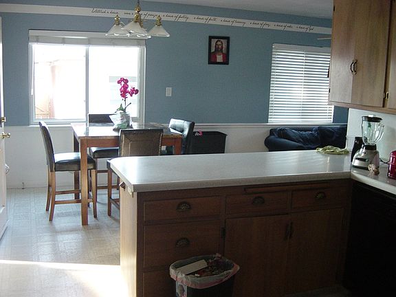 5th image of 9927 Liggett St