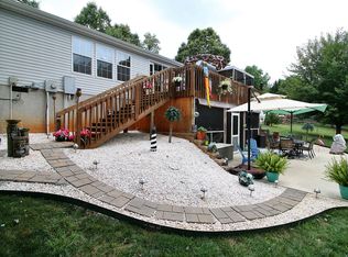 50 Dean Ridge Cir, Wirtz, VA 24184