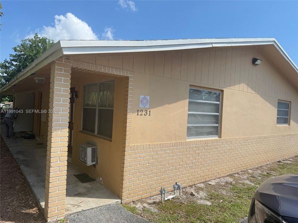 1231 NW 19th Ct APT 2