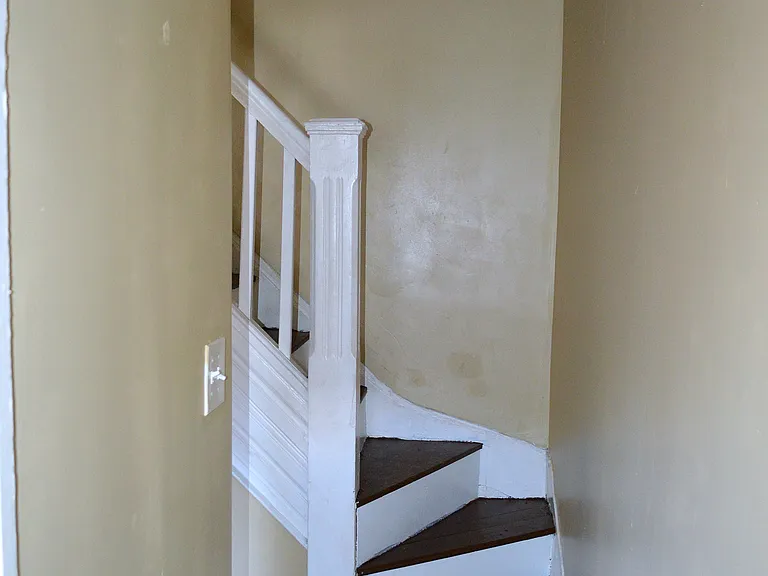 1838 Rutland Ave — Photo 2