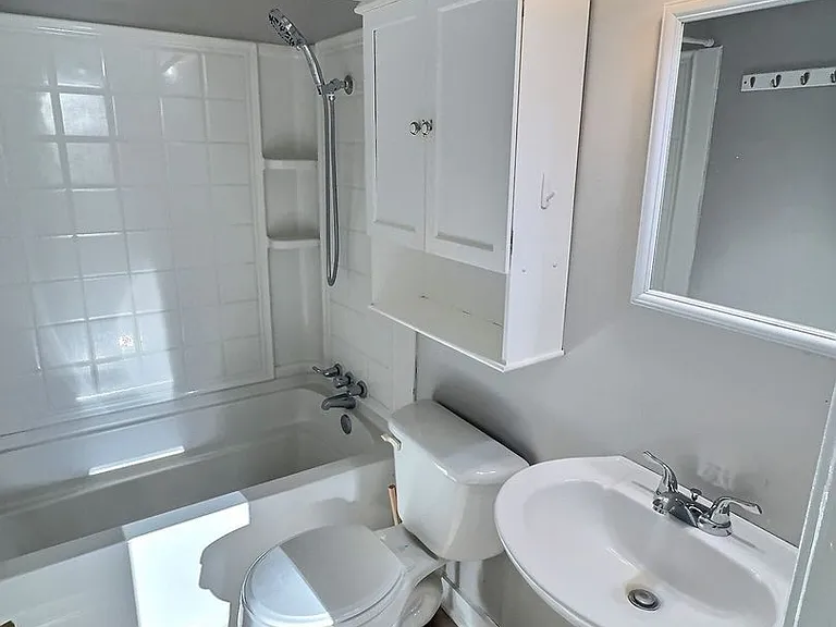 302 Hunter Dr — Photo 13