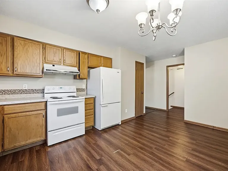 352 3rd Ave — Photo 8