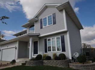 720 73rd St NE, Cedar Rapids, IA 52402