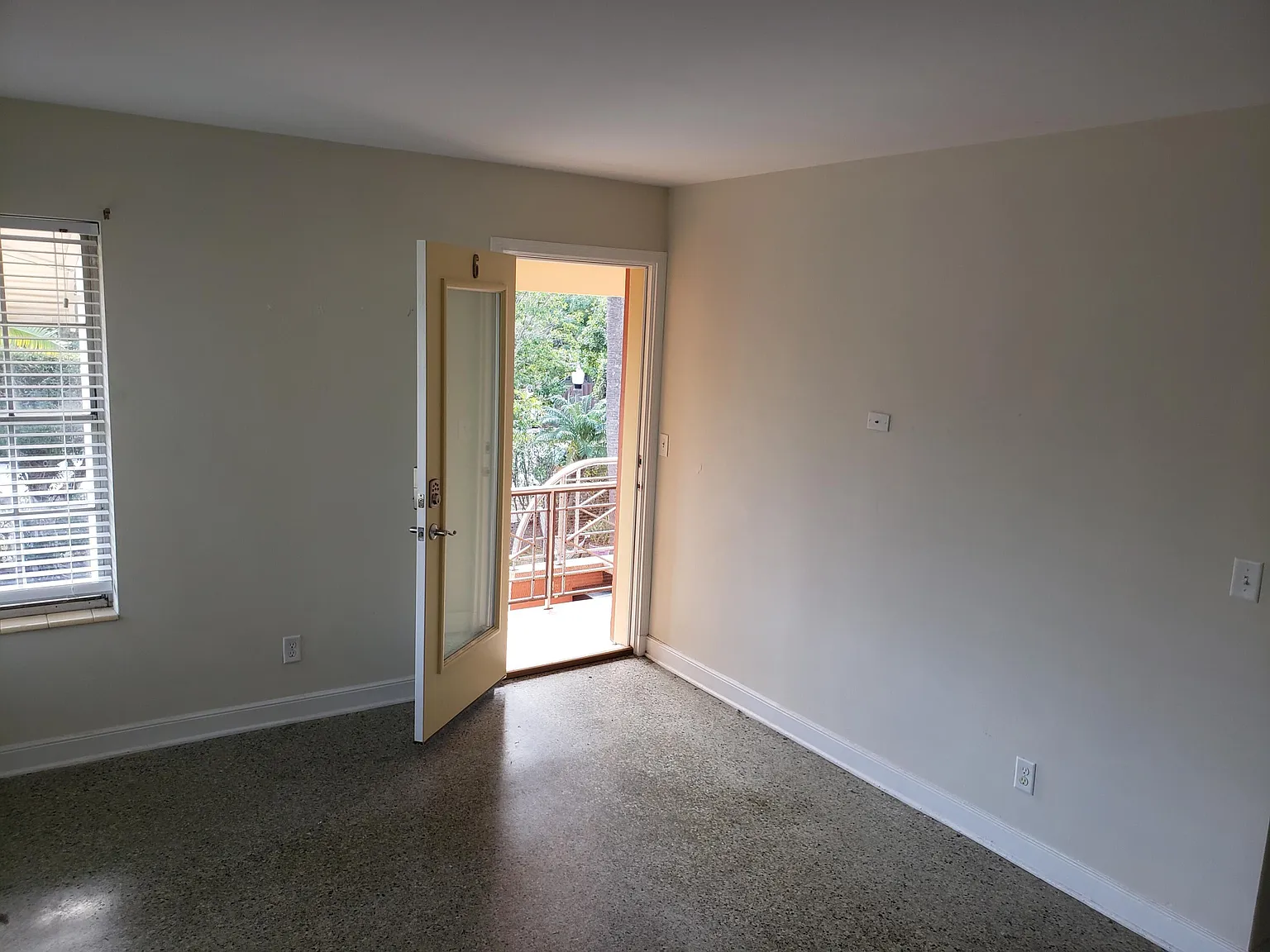 1 bed, 1.0 bath, 500 sqft, $1,700 — Photo 2