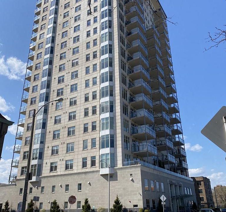 1st image of 1313 N Franklin Pl APT 903