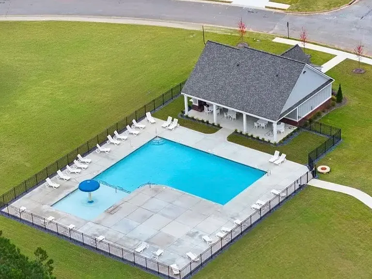 18 Gulfstream Dr — Photo 35