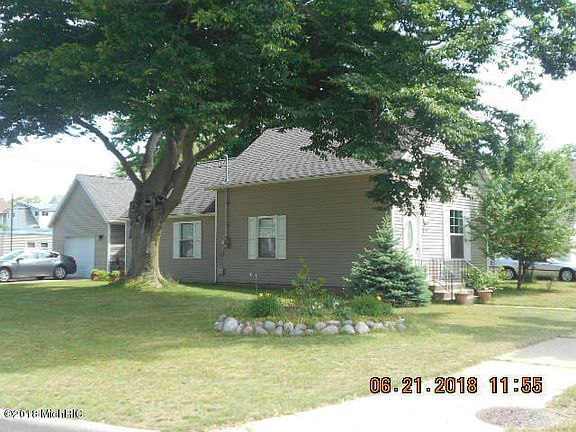 2nd image of 204 W Tinkham Ave