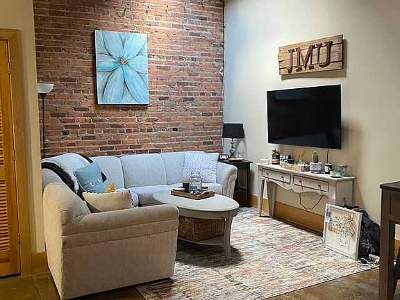2nd image of 1723 Summit Ave APT 106