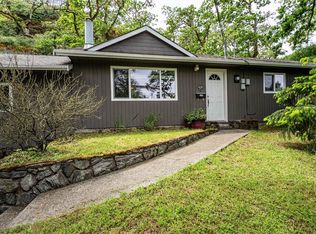 4120 Quadra St, Saanich, BC V8X 1K8
